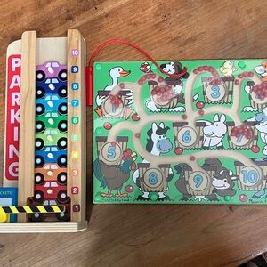 Melissa & Doug Colorful counting car parking and magnetic counting maze Farm